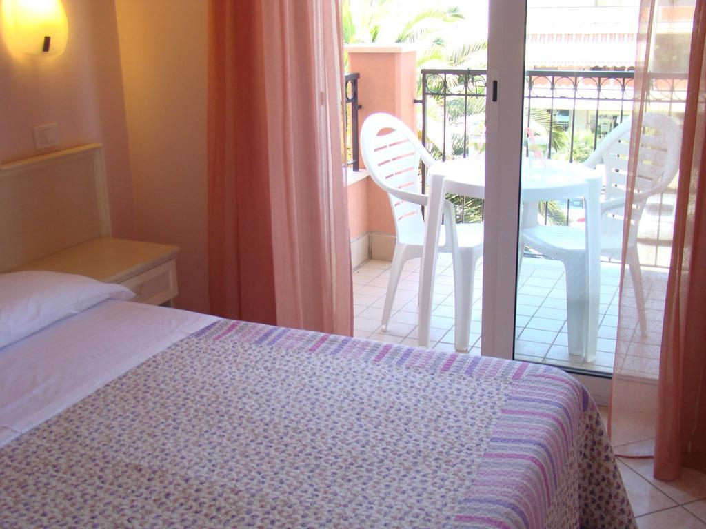Il Casale Aparthotel Martinsicuro Kültér fotó
